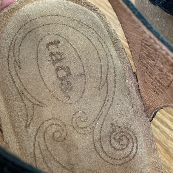 Taos Footwear Women's Julia Wedge Strappy Sandals Black Sz 8-8.5 - Picture 4 of 11